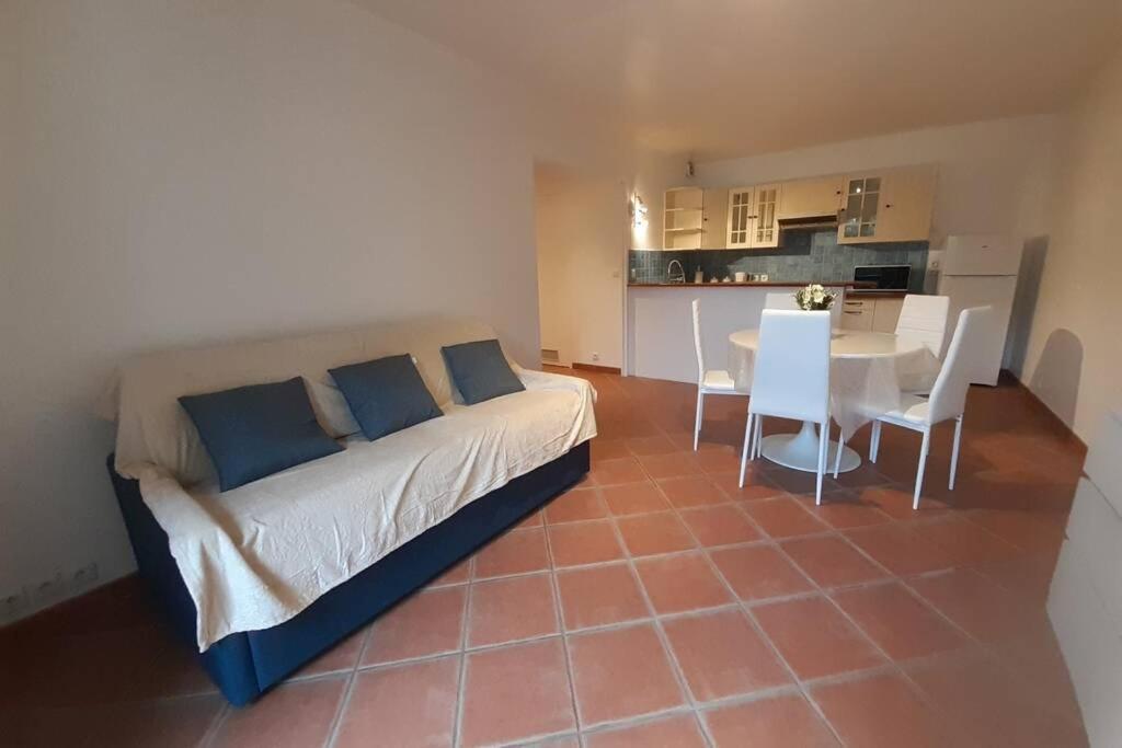 La Belle Ortine Apartment Esbly Exterior photo