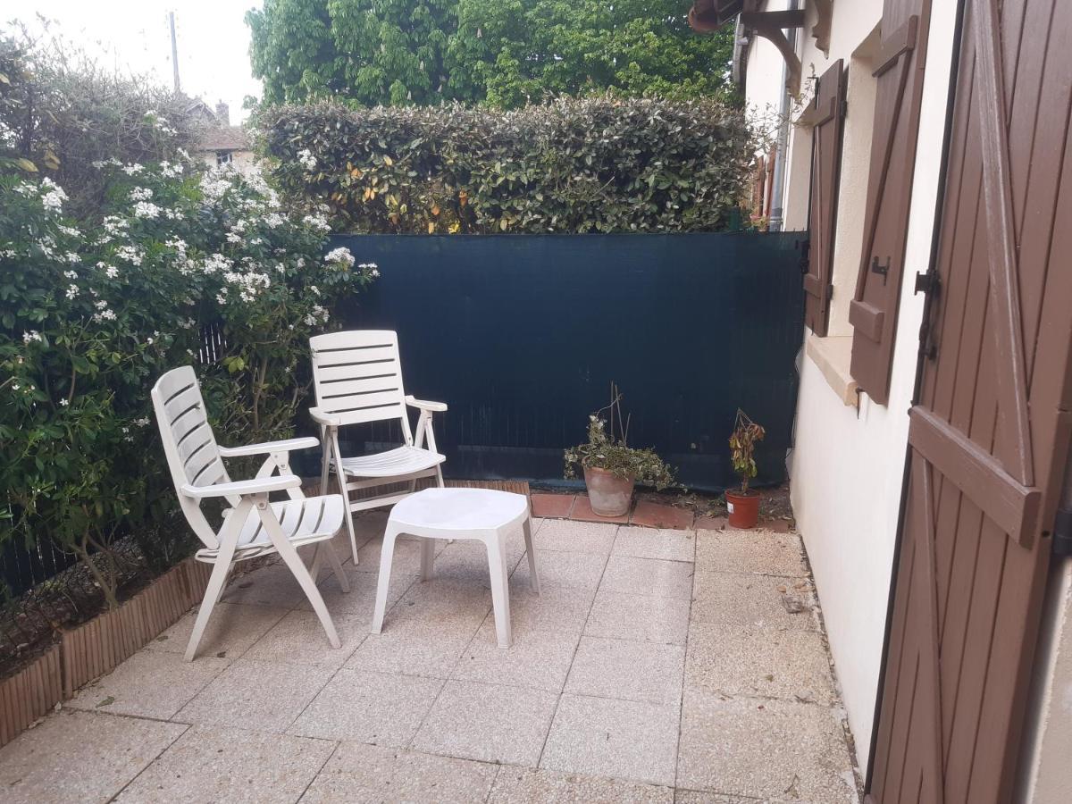 La Belle Ortine Apartment Esbly Exterior photo