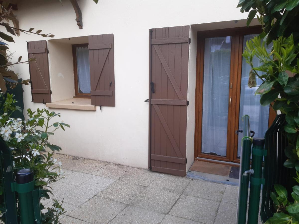 La Belle Ortine Apartment Esbly Exterior photo